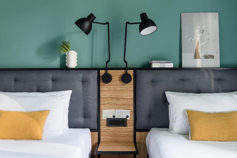 Superior Twin Room image 4