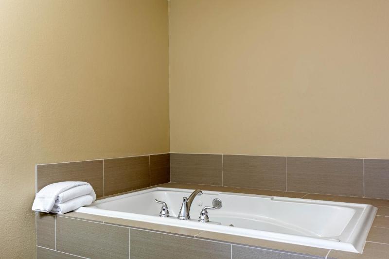 King Suite - Non-Smoking image 2