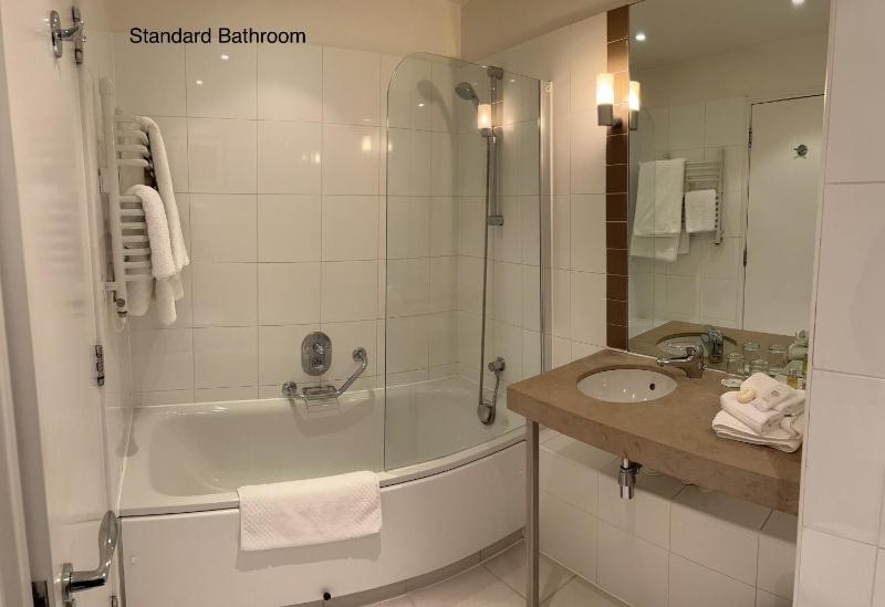 Double Room image 3