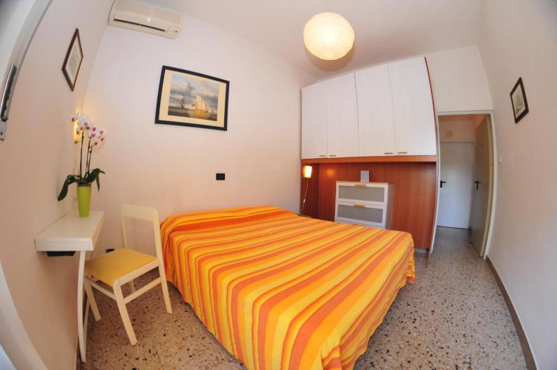 Single Room image 1
