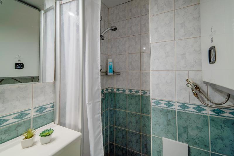 Romeo Family Apartments - image 16