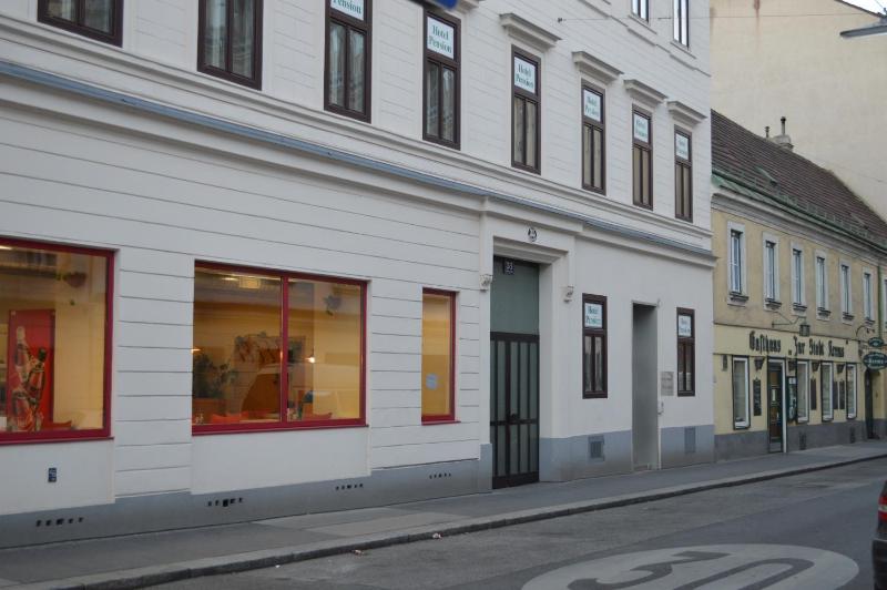 Hotel Pension Walzerstadt - image 12