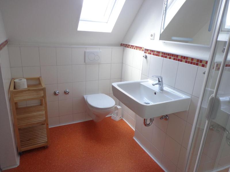 Family Room with Shower image 3
