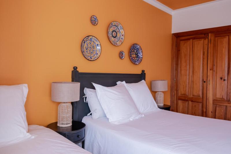 Triple Room with Private Bathroom image 4