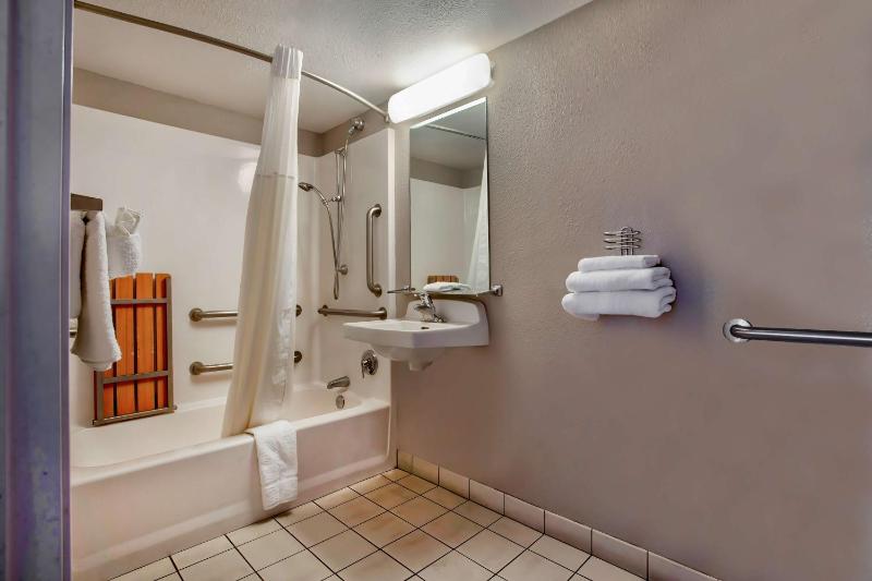 Double Room - Disability Access - Non-Smoking image 2