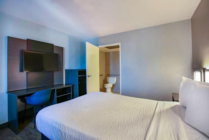 Double Room - Disability Access image 4