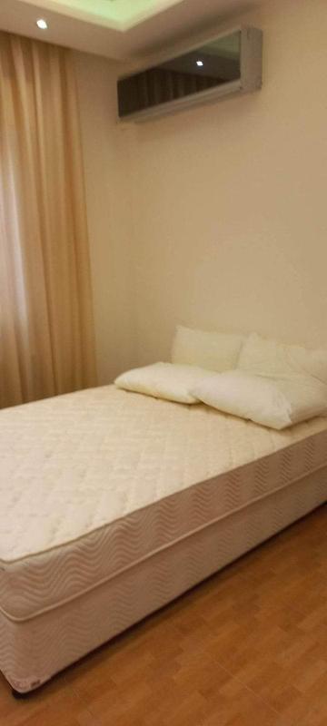 One-Bedroom Apartment image 1