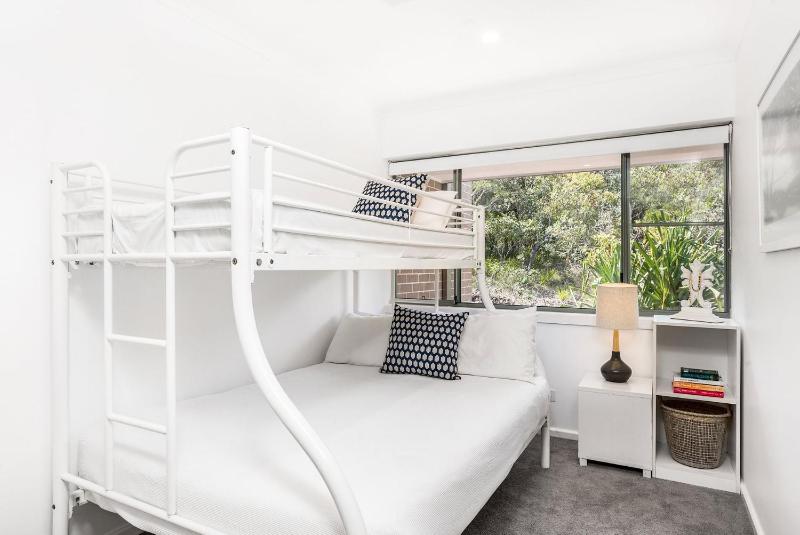 11 James Cook Apartments - w. pool & beach access - image 13