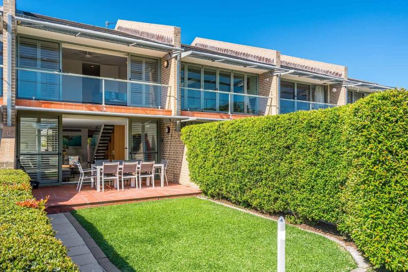 4 James Cook Apartments - renovated beachside pad - image 15