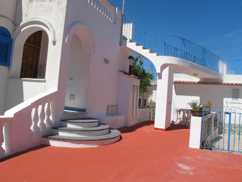 One-Bedroom Apartment with Sea View image 2