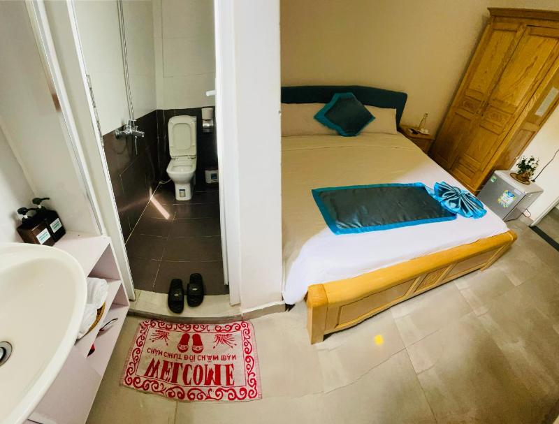 SHARK HOSTEL - image 5