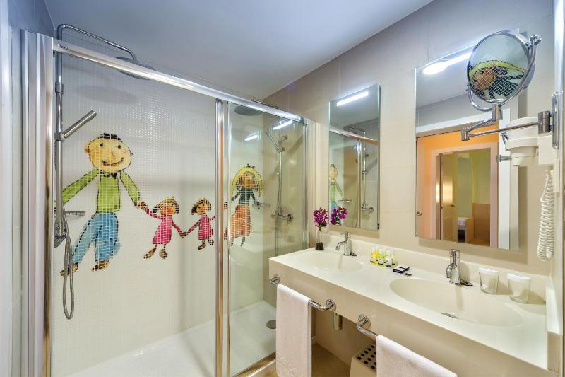 Family Suite (2 Adults + 3 Children) image 2