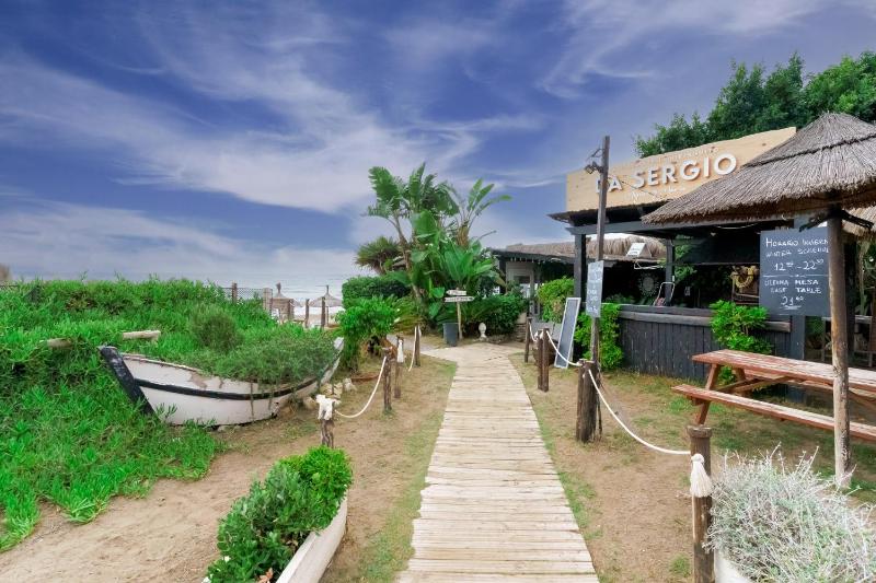 A&N Beach Access Apartment with Pools & Terrace - image 4
