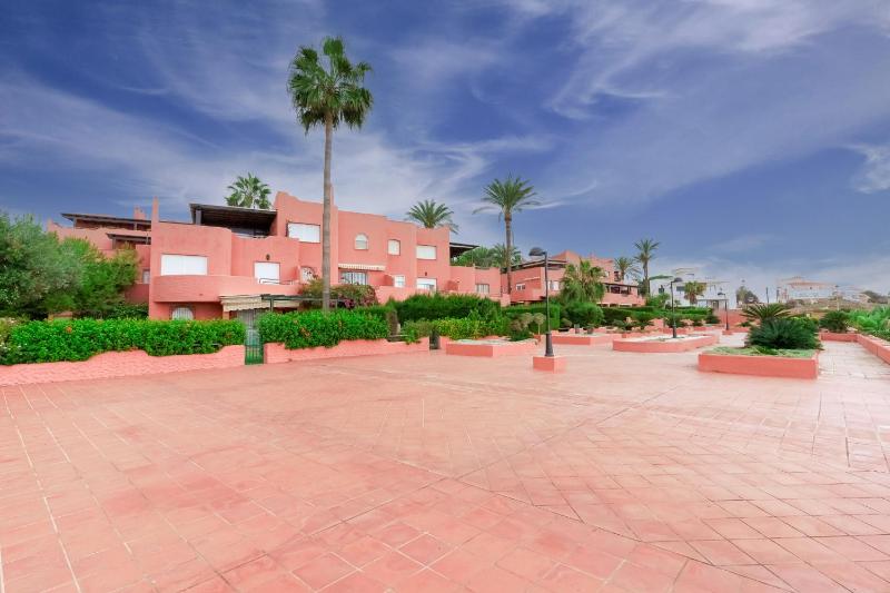A&N Beach Access Apartment with Pools & Terrace - image 15