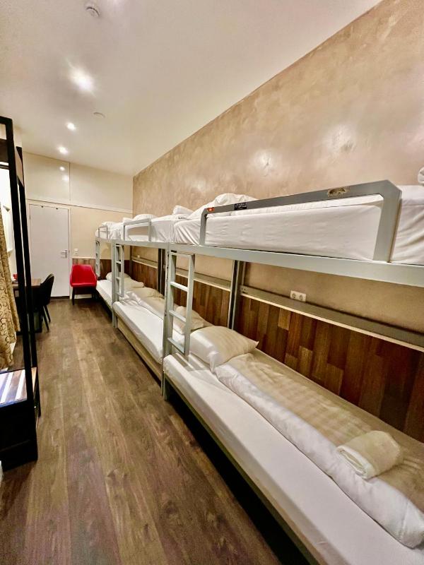 Dam Hotel - image 2