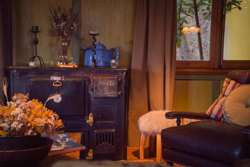 Los Juncos Patagonian Lake House - image 16