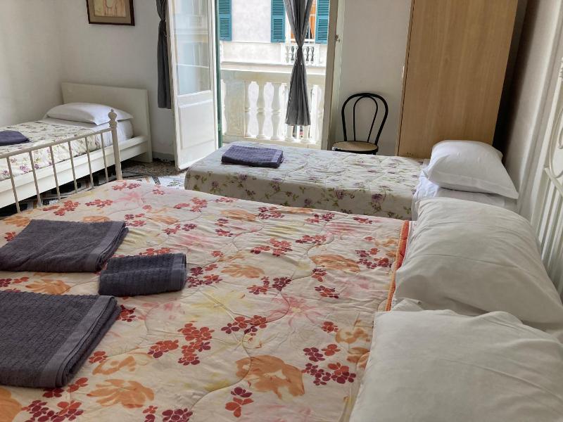 Double Room with Private External Bathroom image 2