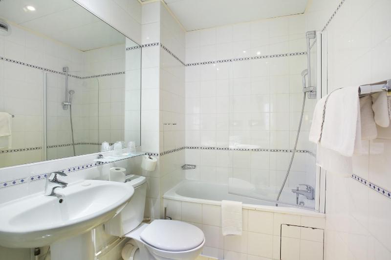 Superior Twin Room image 2