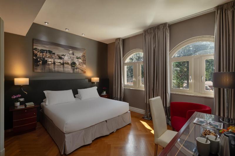 Superior Double Room image 1