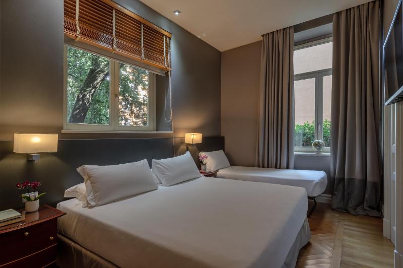 Comfort Triple Room image 1