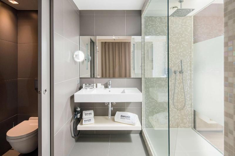 Superior Room image 4