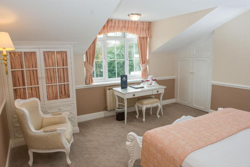 Manor House Superior Room image 4