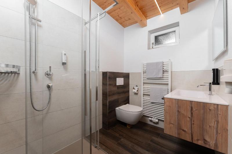 Double Room with Balcony image 3