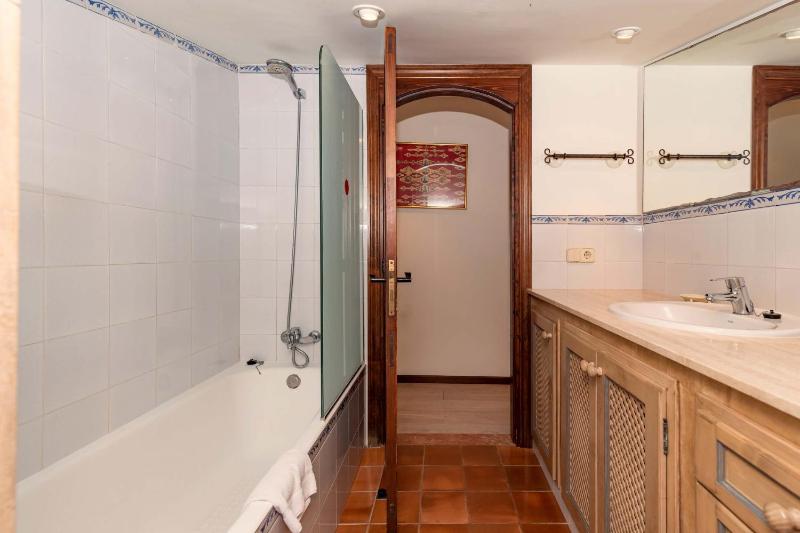 Villa Camp del Bosch by Sealand Villas - image 24