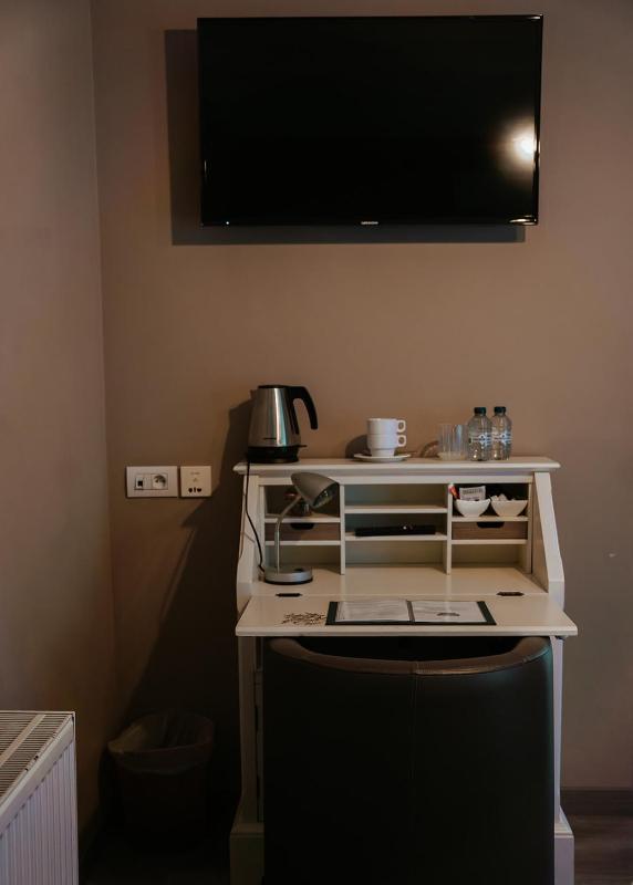 Double Room image 3