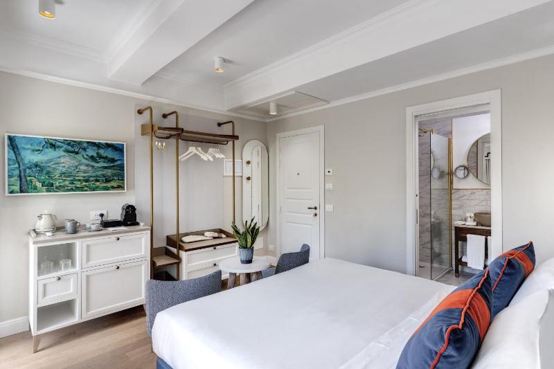 Superior Double or Twin Room with Garden View image 1