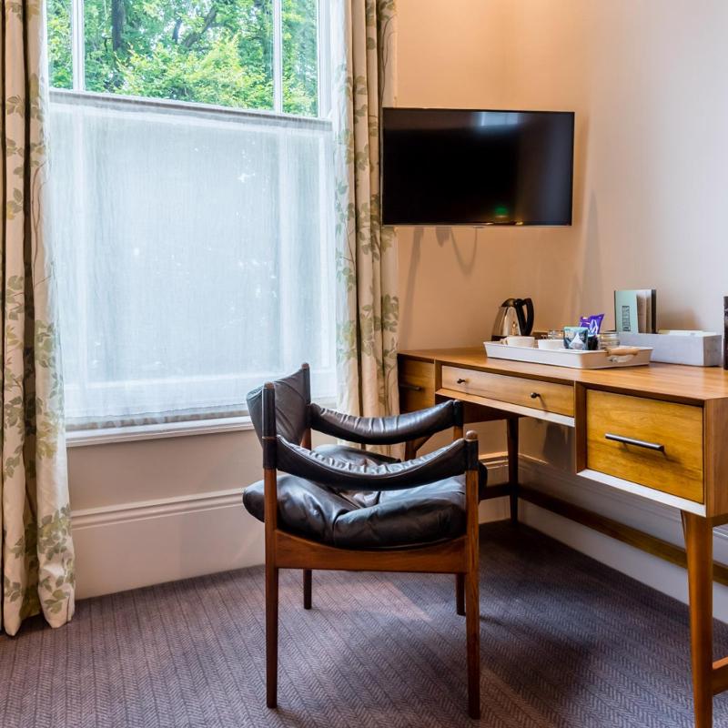 Small Double Room image 3