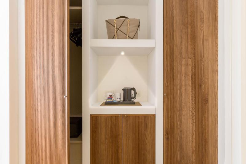 Superior Double or Twin Room with Sea View image 4