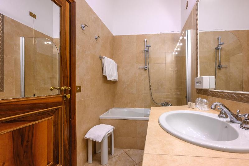 Economy Double or Twin Room image 4