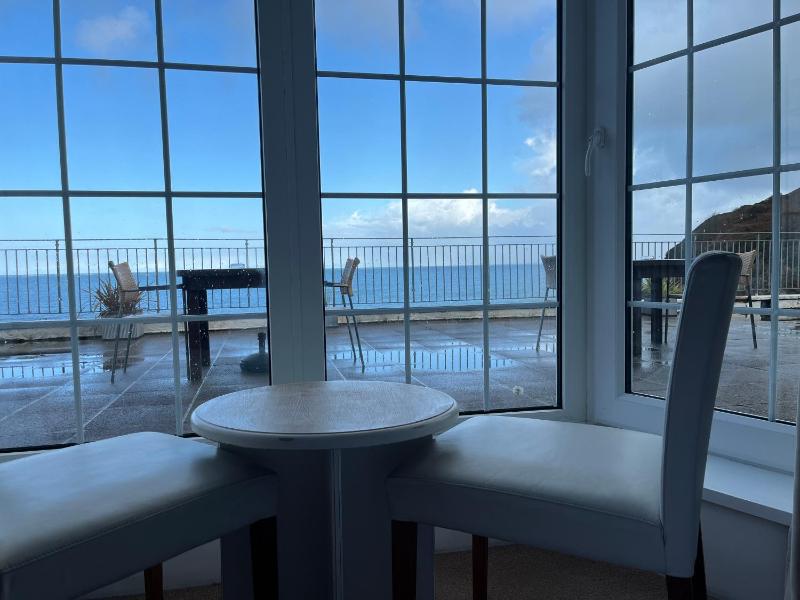 Double Room with Sea View image 3