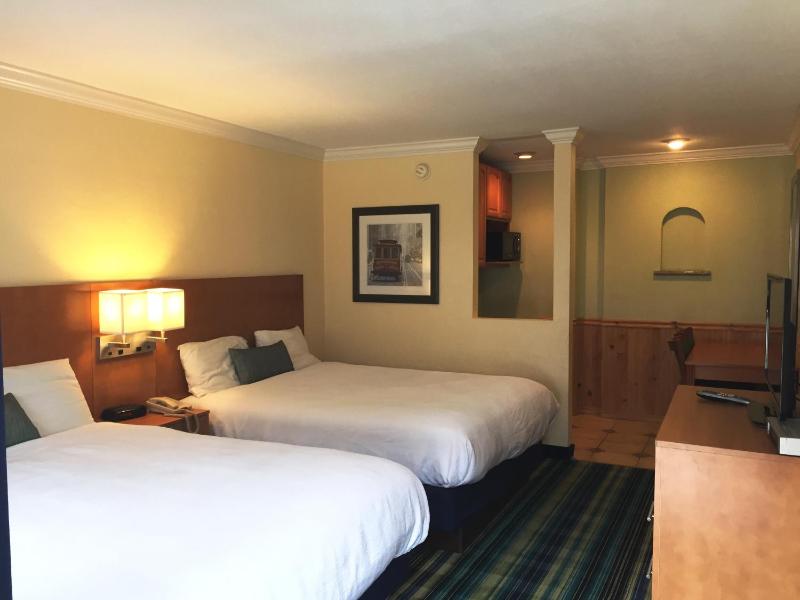 Surf Motel - image 11