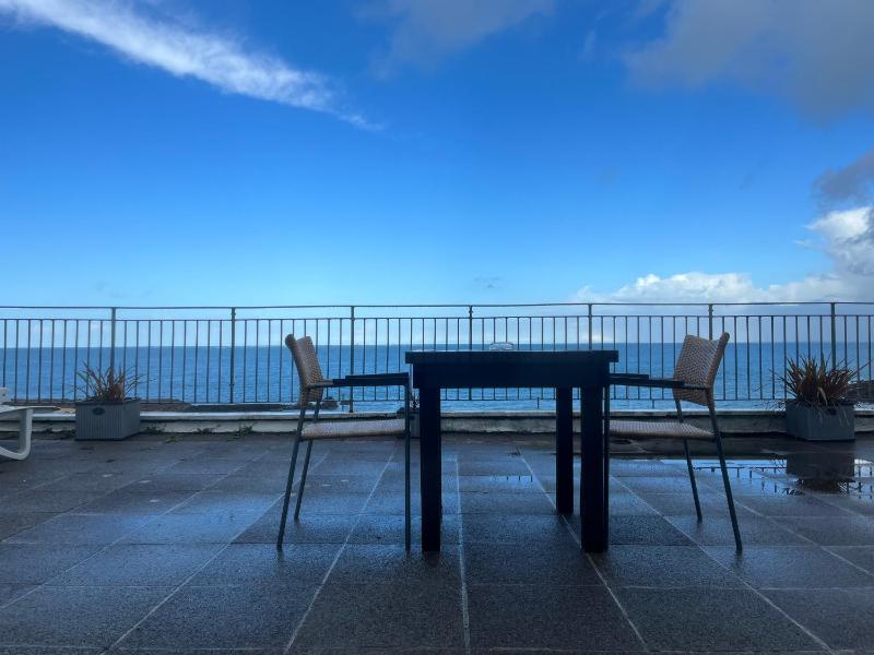 Deluxe Double Room with Balcony and Sea View image 3