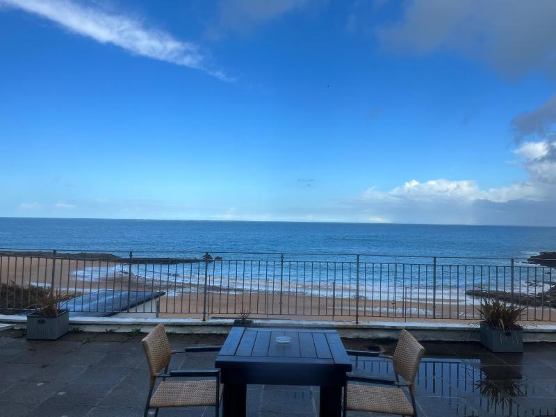 Deluxe Double Room with Balcony and Sea View image 2