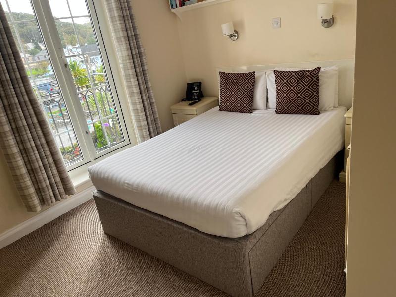 Double Room image 3