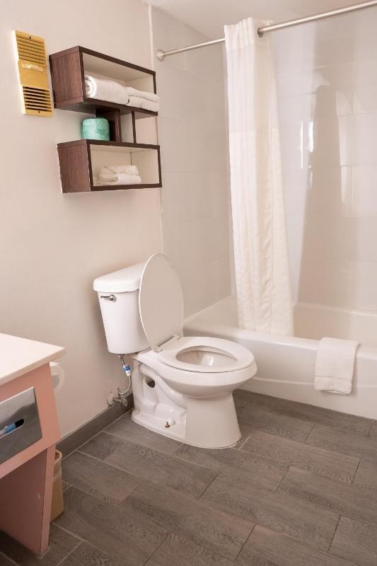 Standard King Room - Non-Smoking  image 2