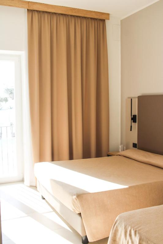 Triple Room image 2