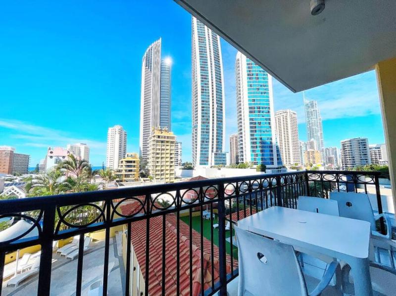 Prime Location 2BD Serviced Apt at Surfers Paradise - image 14