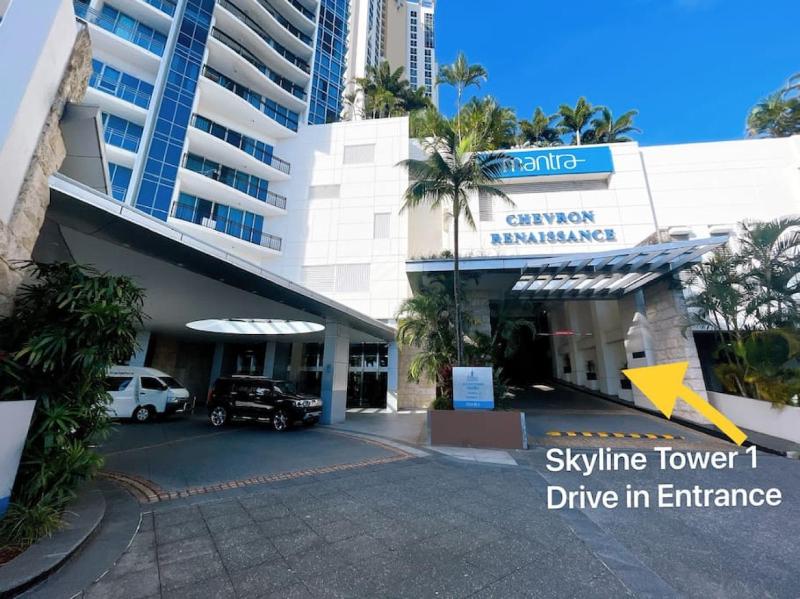 Prime Location 2BD Serviced Apt at Surfers Paradise - image 4