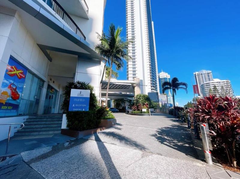 Prime Location 2BD Serviced Apt at Surfers Paradise - image 12