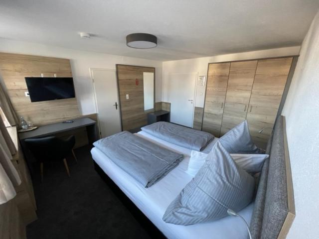 Double Room image 2