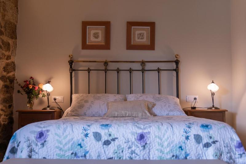 Double Room with Balcony image 3