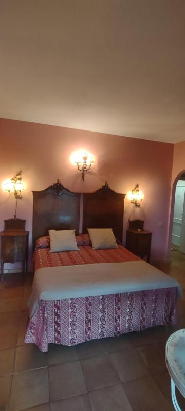 Deluxe Room image 3