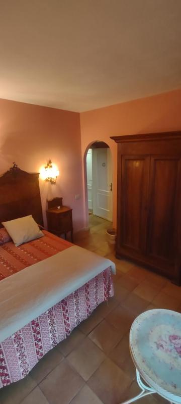 Deluxe Room image 2