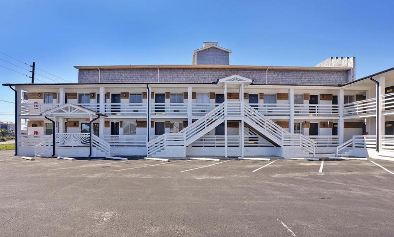Dry Dock Inn - image 8