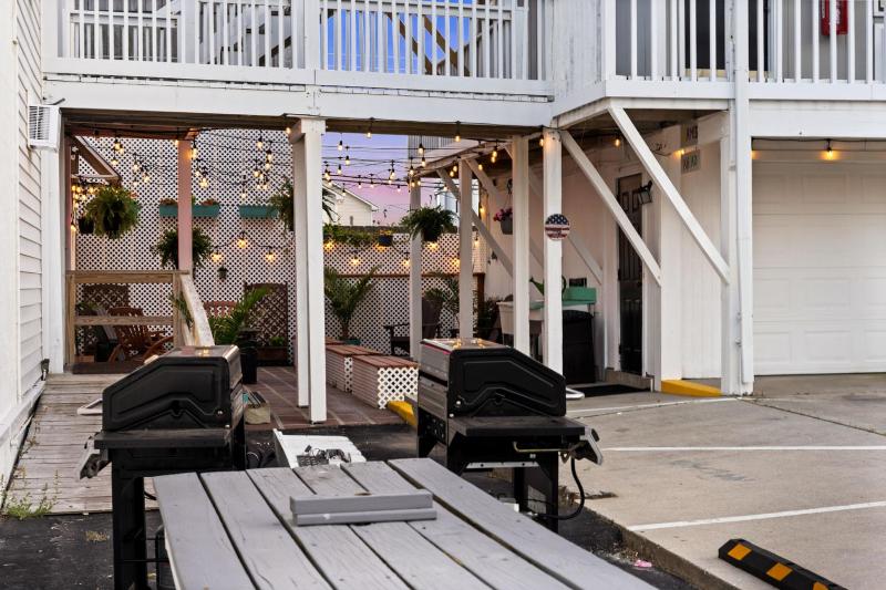 Dry Dock Inn - image 4