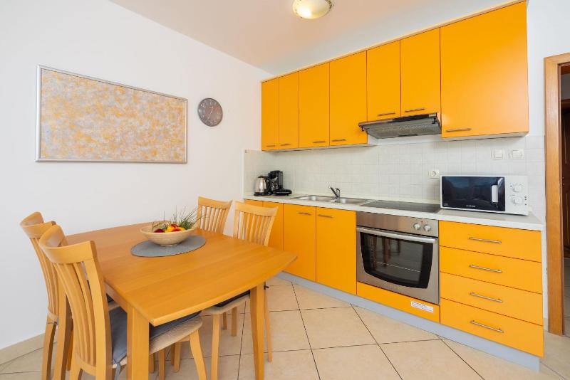 Apartments Petak - image 15